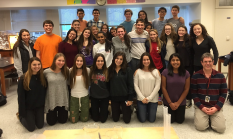 Photo Credit: Martin Edelberg  
The genetics class’s group picture before the science fair. 